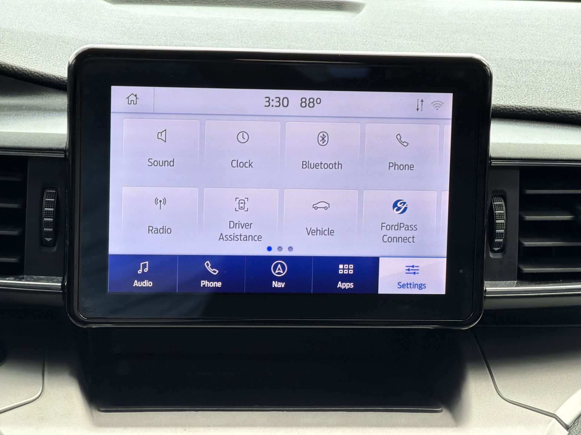 Certified 2020 Ford Explorer XLT w/ Equipment Group 202A RWD image 3