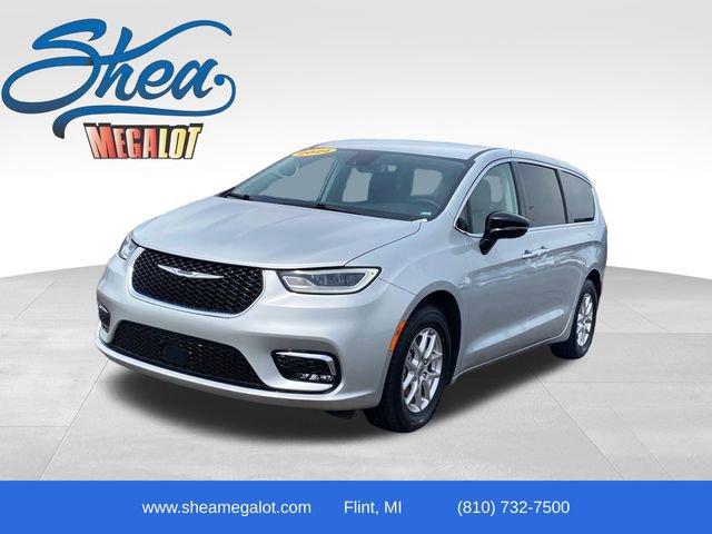 Used 2024 Chrysler Pacifica Touring-L FWD image 1