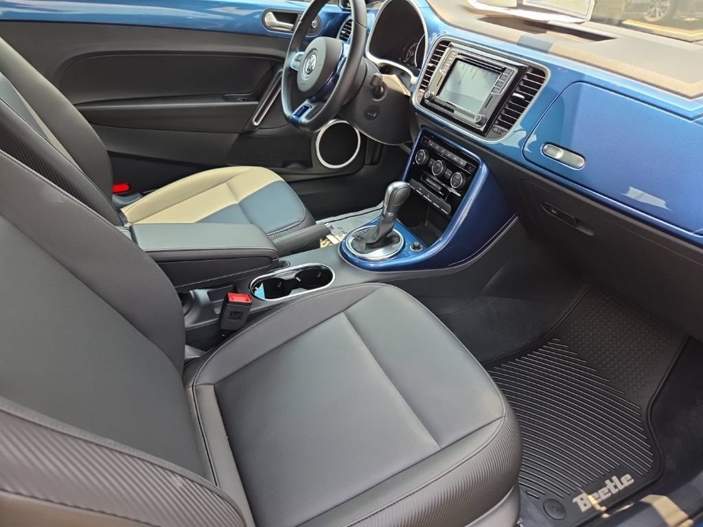 Used 2018 Volkswagen Beetle 2.0T SE FWD image 14