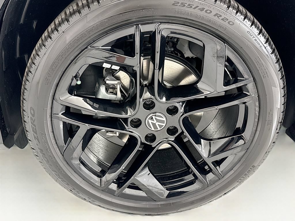New 2026 Volkswagen Tiguan SE R-Line FWD image 28