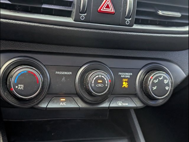 Used 2024 Kia Forte LXS w/ LXS Technology Package FWD image 16