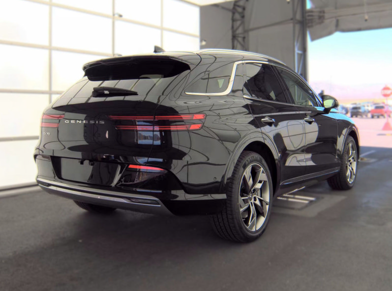 Used 2025 Genesis Electrified GV70 AWD/4WD image 2
