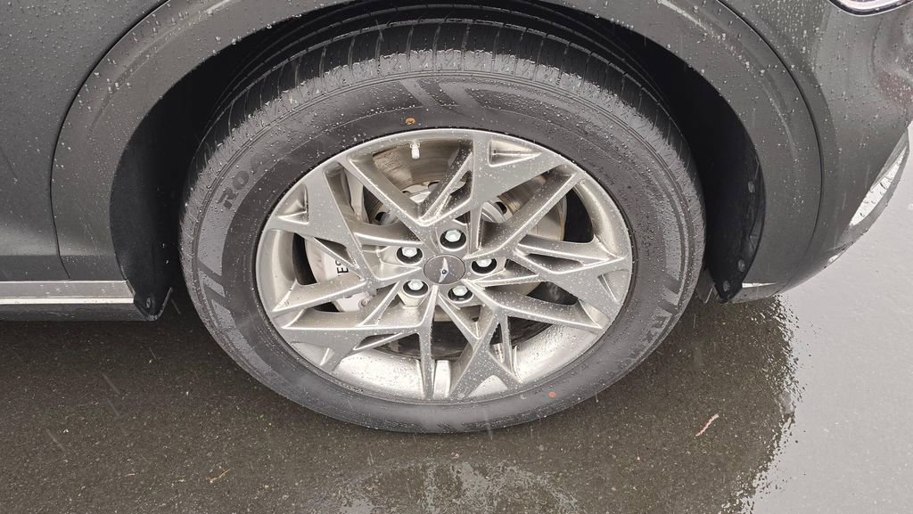 Used 2025 Genesis GV70 2.5T image 9