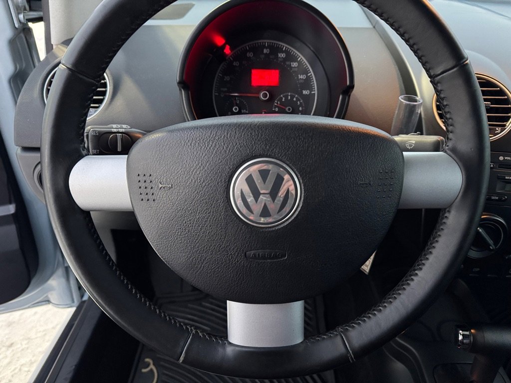 Used 2009 Volkswagen Beetle S image 31