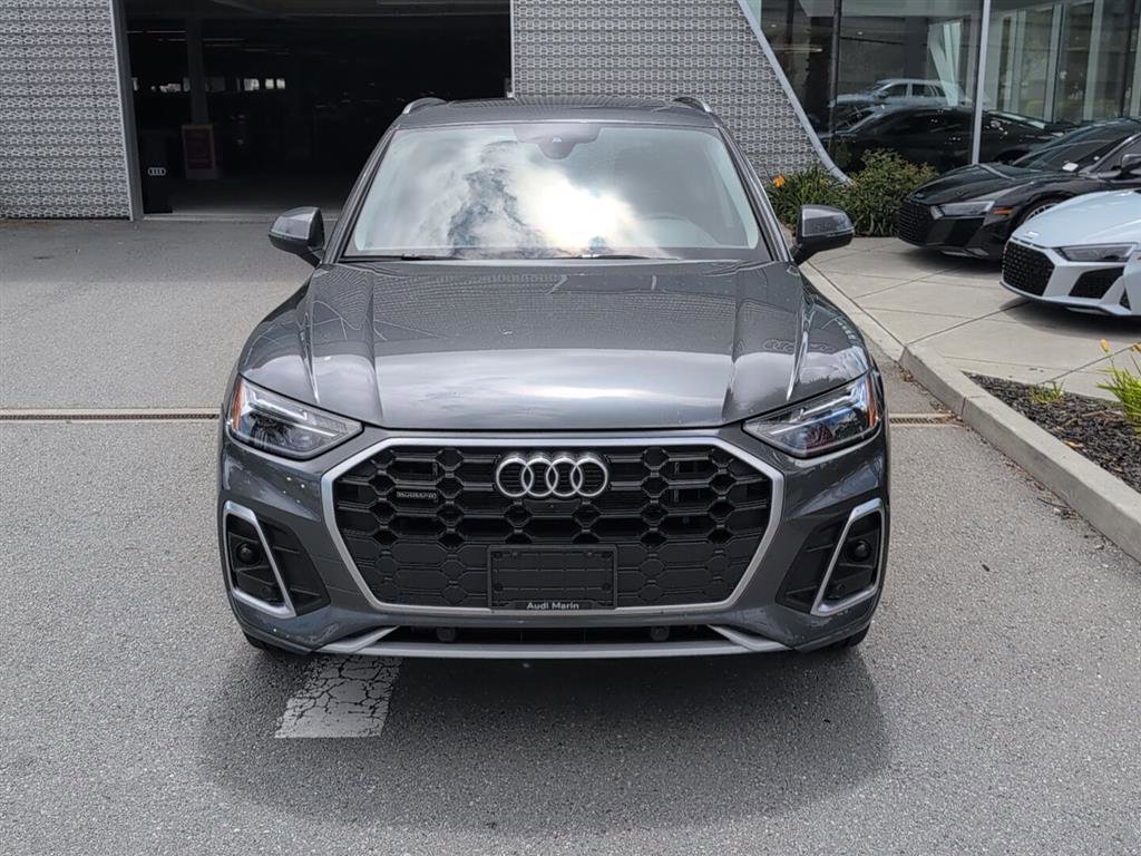 Used 2024 Audi Q5 e Premium Plus AWD/4WD image 2