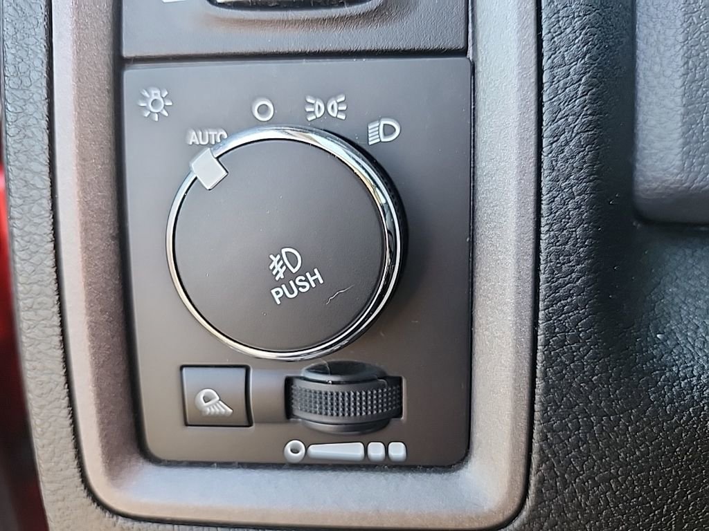 Certified 2016 RAM 1500 Express image 15