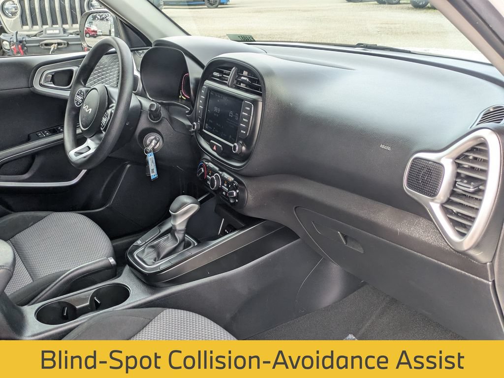 Used 2023 Kia Soul LX w/ Option Group 015 FWD image 31
