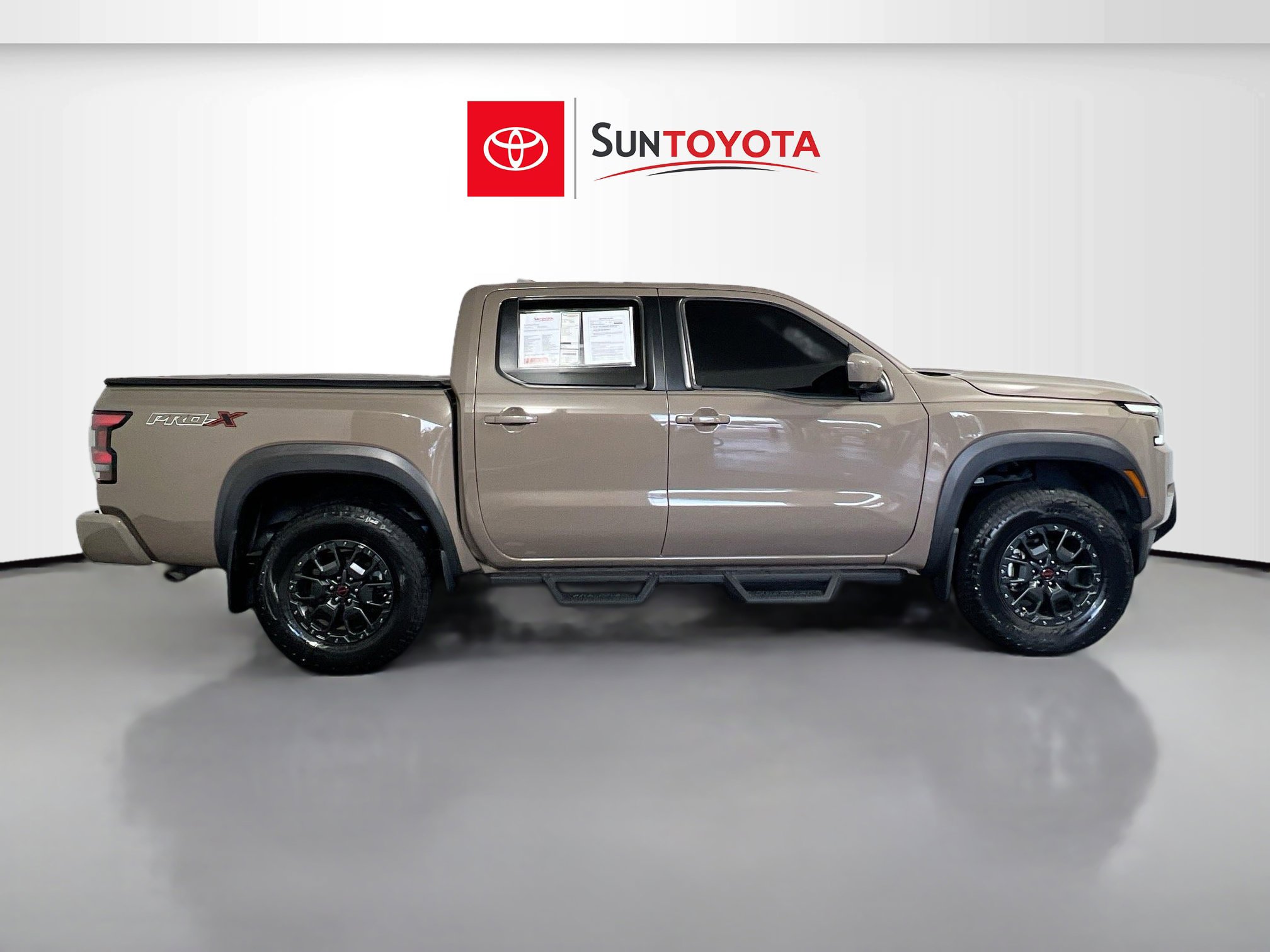 Used 2023 Nissan Frontier Pro-X w/ Pro-X Premium Package image 2