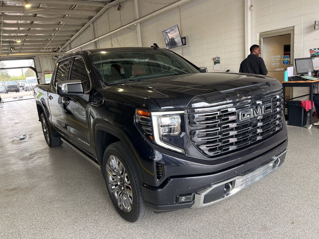 Used 2023 GMC Sierra 1500 Denali Ultimate image 2
