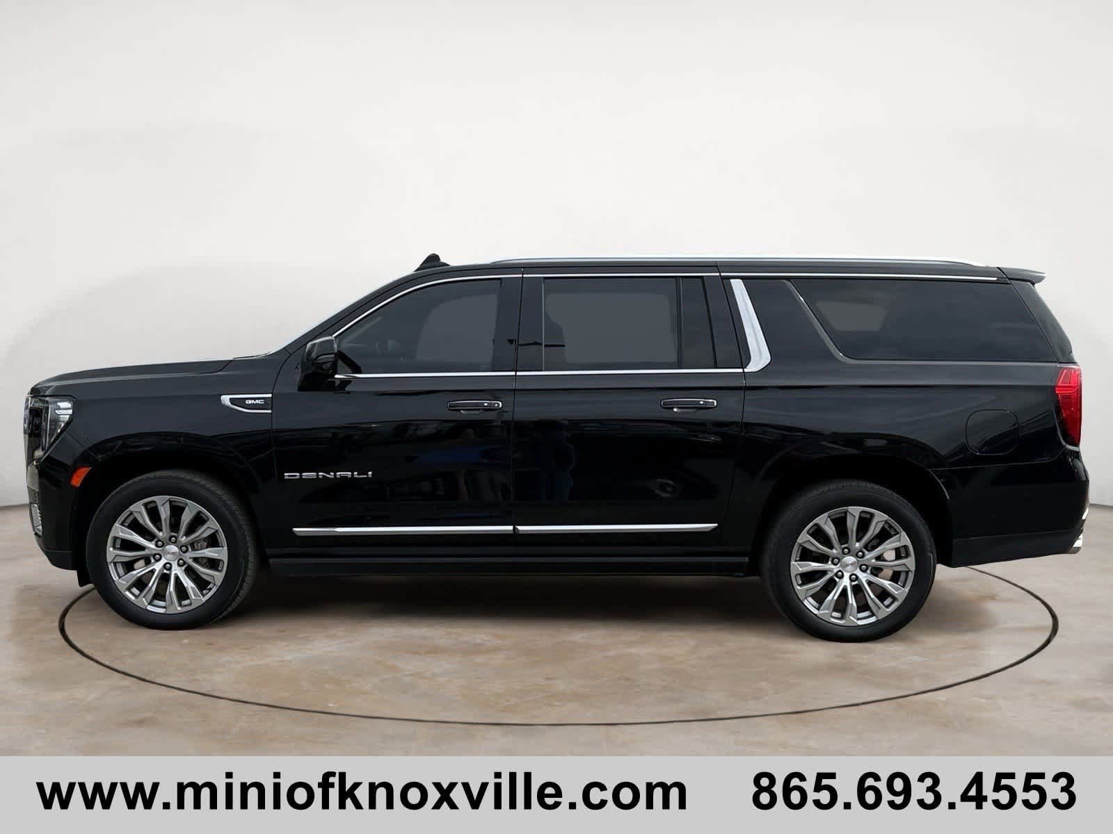 Used 2022 GMC Yukon XL Denali w/ Denali Premium Package image 6