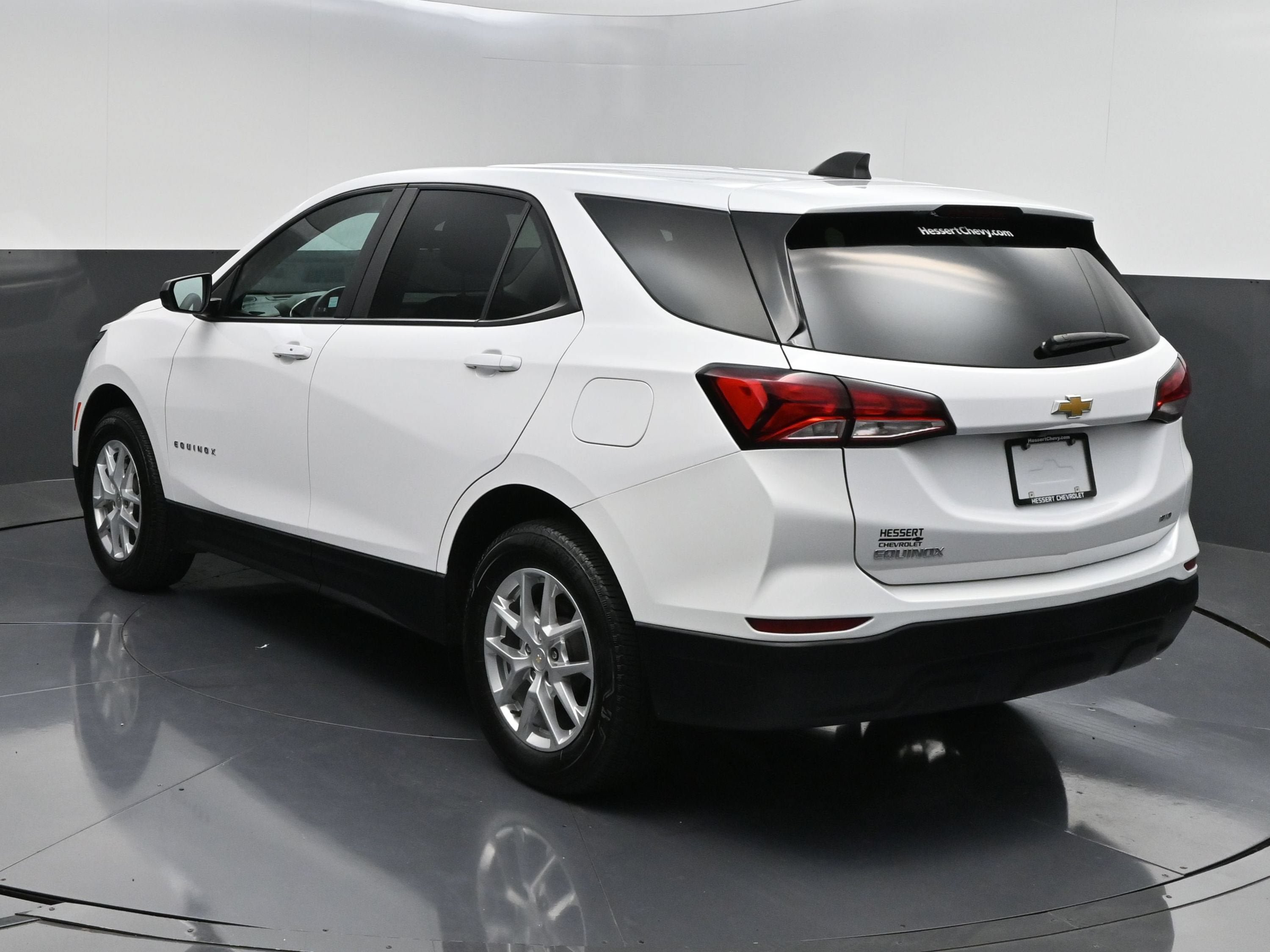 Certified 2023 Chevrolet Equinox LS w/ LS Convenience Package AWD/4WD image 5