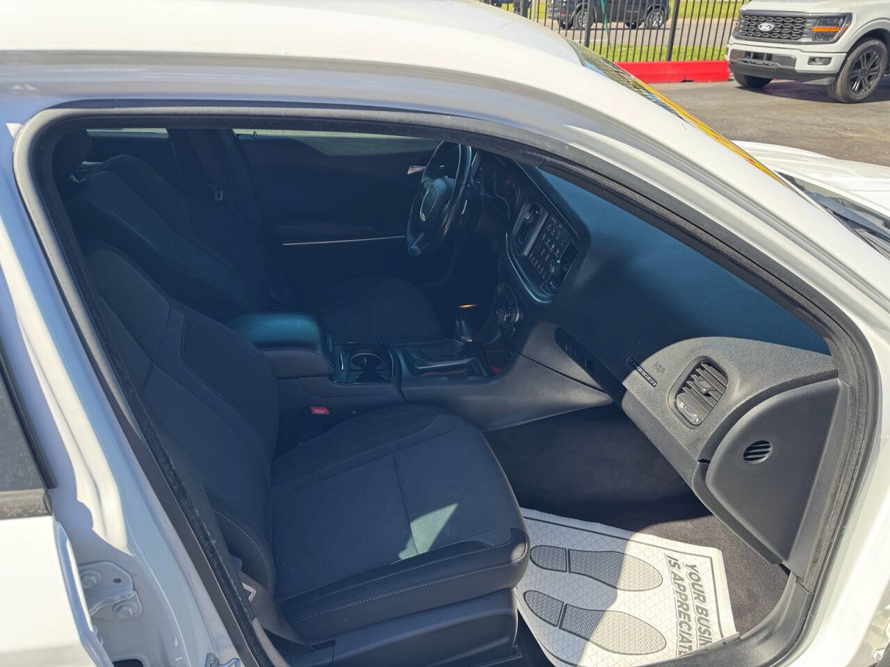 Used 2017 Dodge Charger R/T w/ Blacktop Package RWD image 8