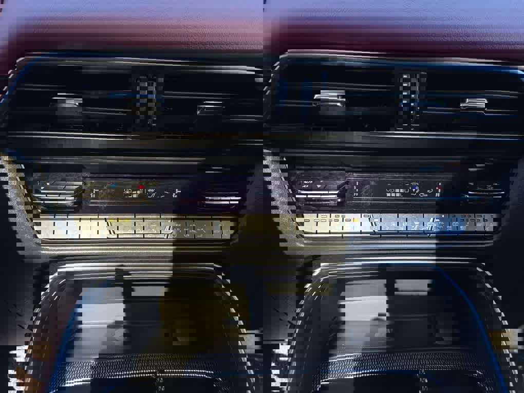 Used 2025 MAZDA CX-70 Plug-In Hybrid w/ Premium Plus image 18