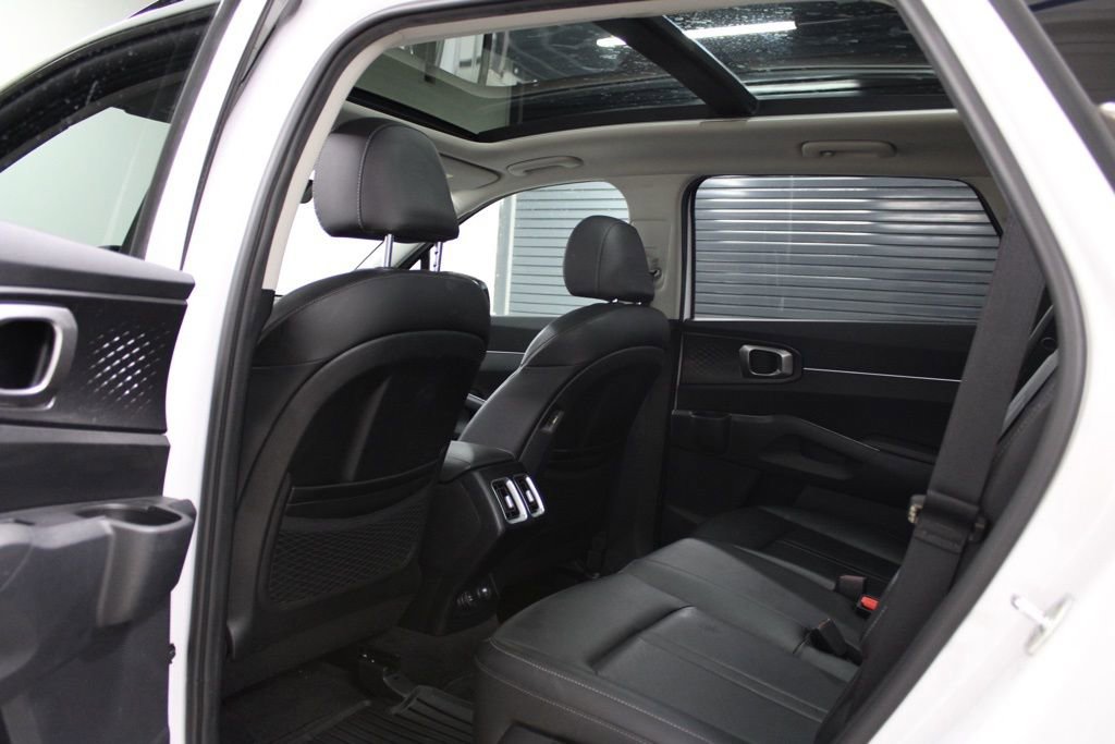 Used 2023 Kia Sorento S w/ Panoramic Sunroof Package FWD image 35
