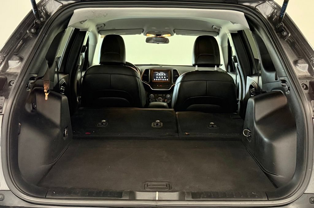 Used 2020 Jeep Cherokee Latitude Plus AWD/4WD image 26