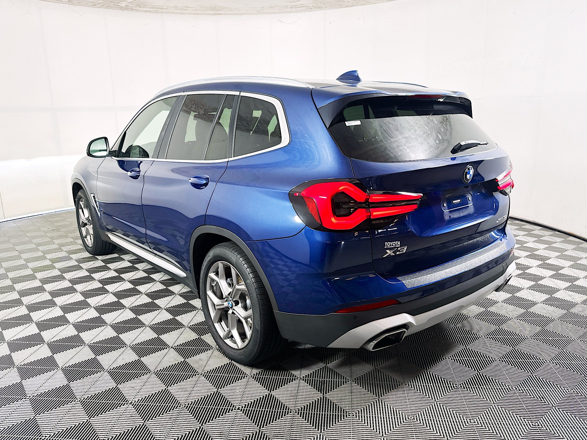 Used 2022 BMW X3 xDrive30i w/ Premium Package 2 AWD/4WD image 5
