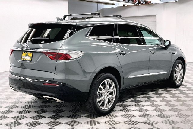 Used 2023 Buick Enclave Essence w/ Experience Buick Package AWD/4WD image 13