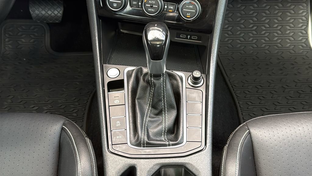 Used 2022 Volkswagen Jetta SE image 25