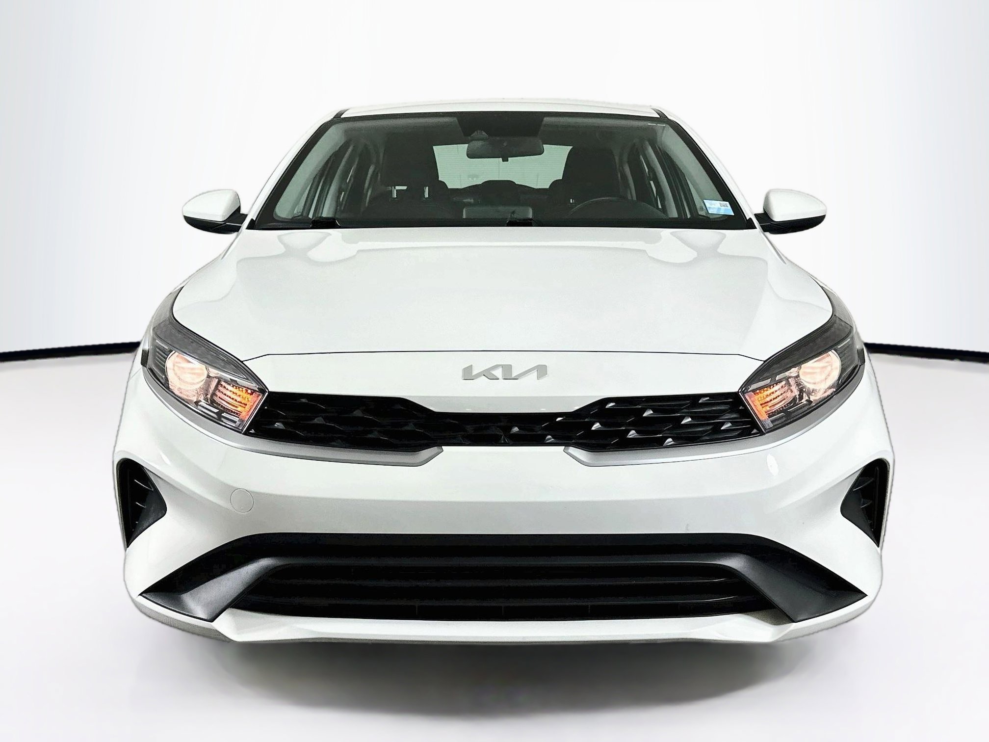 Used 2023 Kia Forte LX FWD image 2