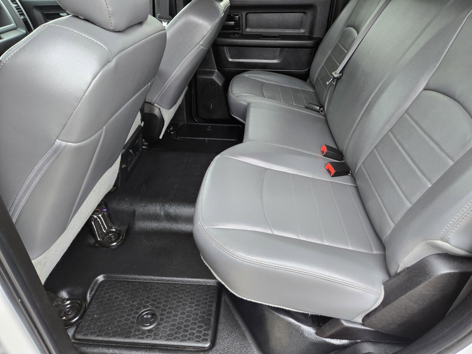 Used 2018 RAM 3500 Tradesman image 9
