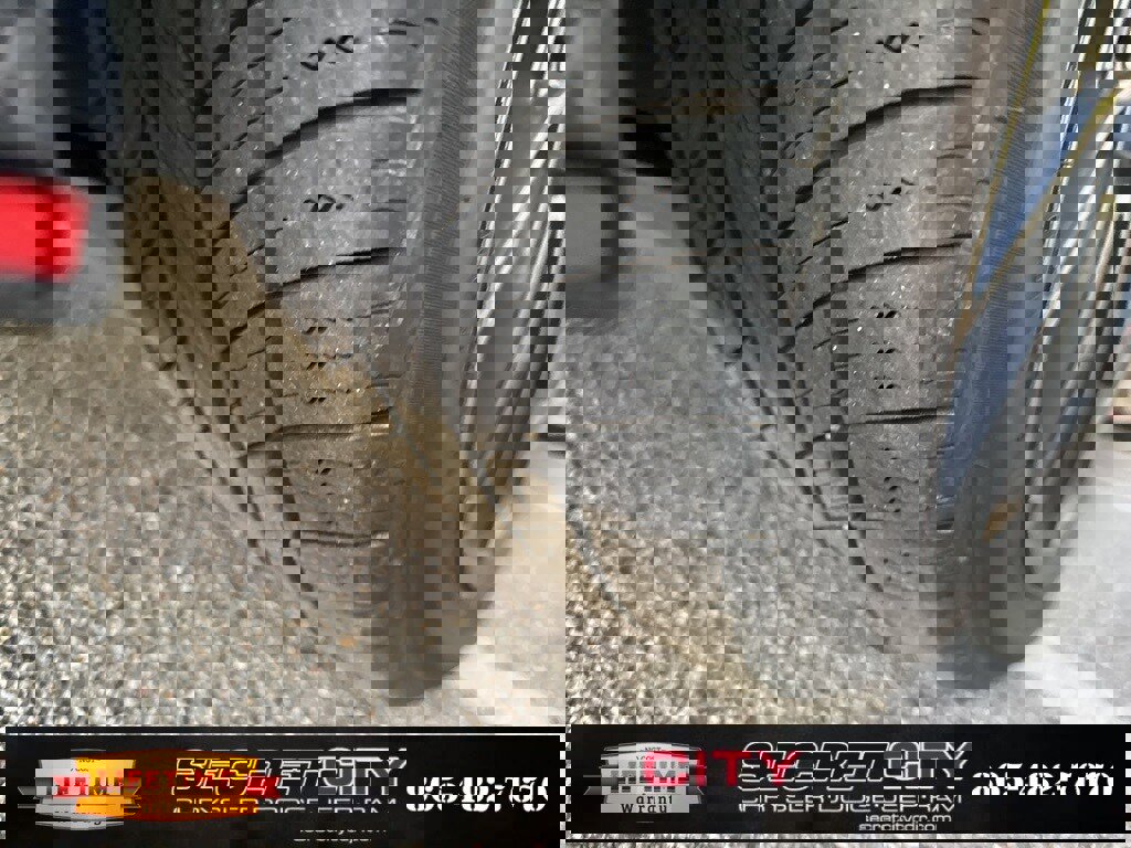 Used 2021 Toyota Avalon TRD image 21