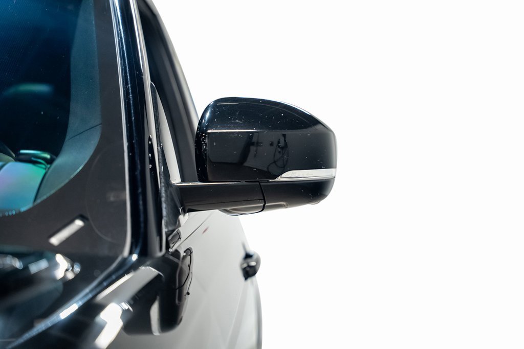 Used 2016 Land Rover Range Rover Sport SVR image 11