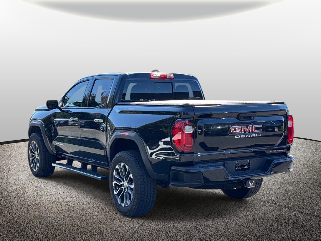 Used 2024 GMC Canyon Denali AWD/4WD image 3
