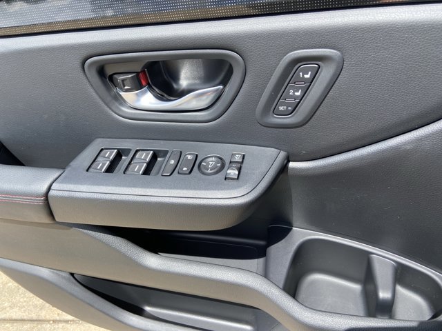 Used 2025 Honda Pilot Black Edition image 24