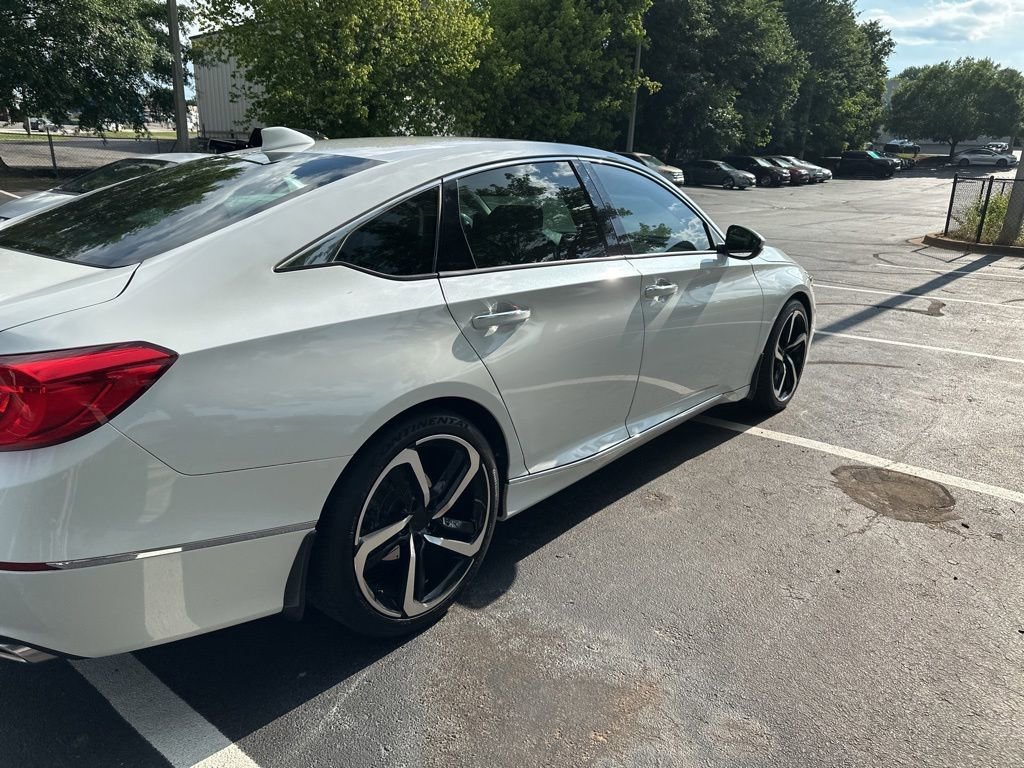 Used 2019 Honda Accord Touring image 7