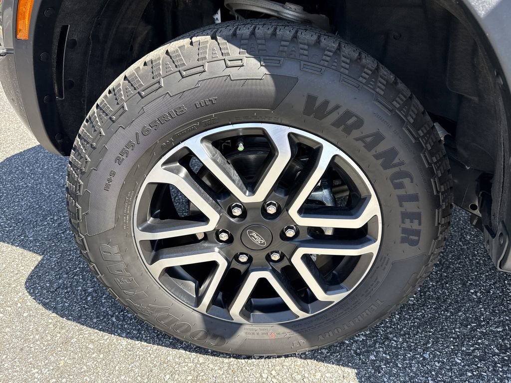 Used 2025 Ford Ranger Lariat w/ Trailer Tow Package image 11