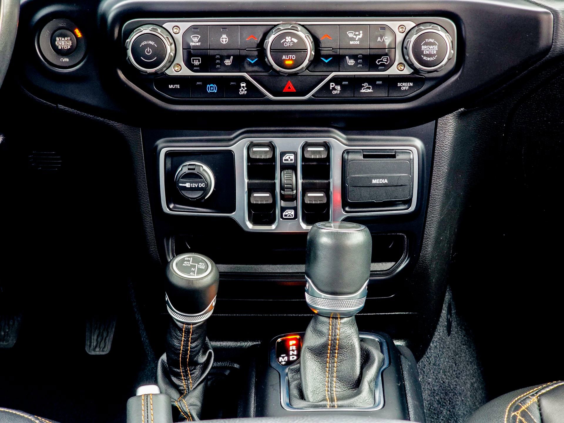 Used 2022 Jeep Wrangler Unlimited Sahara image 43