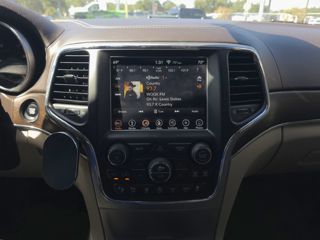 Used 2018 Jeep Grand Cherokee Overland RWD image 25