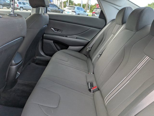 Used 2024 Hyundai Elantra SEL FWD image 17