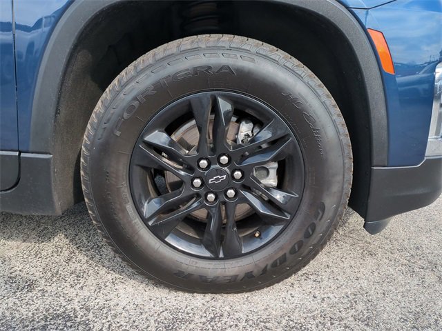 Used 2022 Chevrolet Traverse LS w/ Midnight/Sport Edition image 11