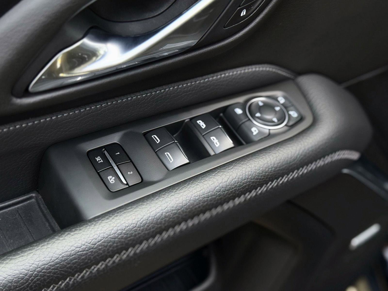 Used 2021 GMC Yukon XL Denali image 11