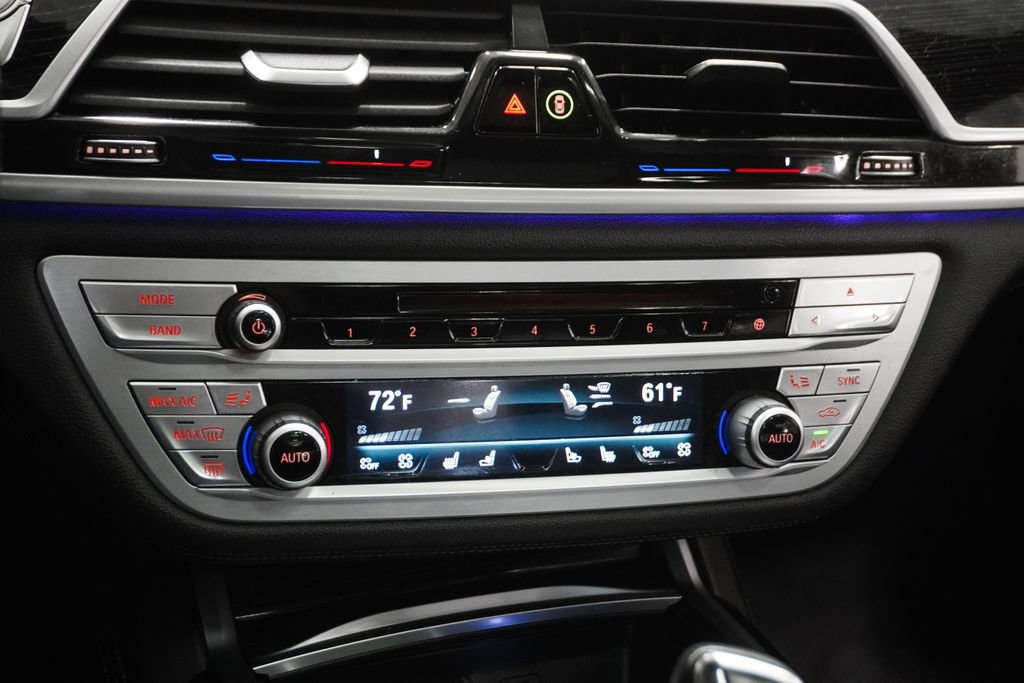 Used 2019 BMW 750i xDrive w/ M Sport Package image 25