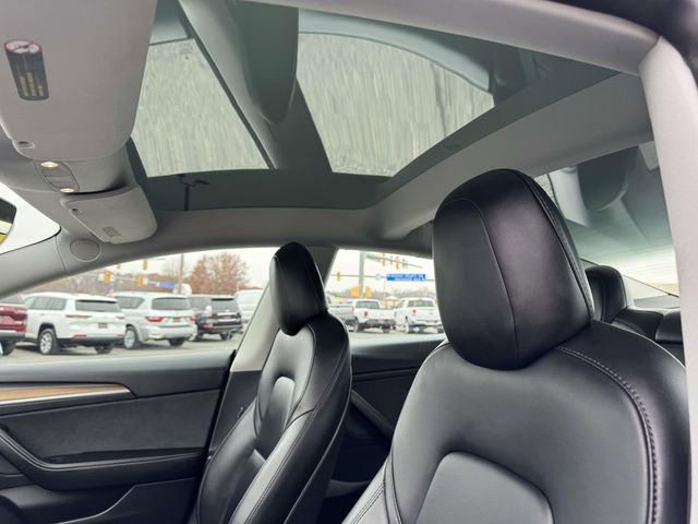 Used 2021 Tesla Model 3 Standard Range Plus image 17