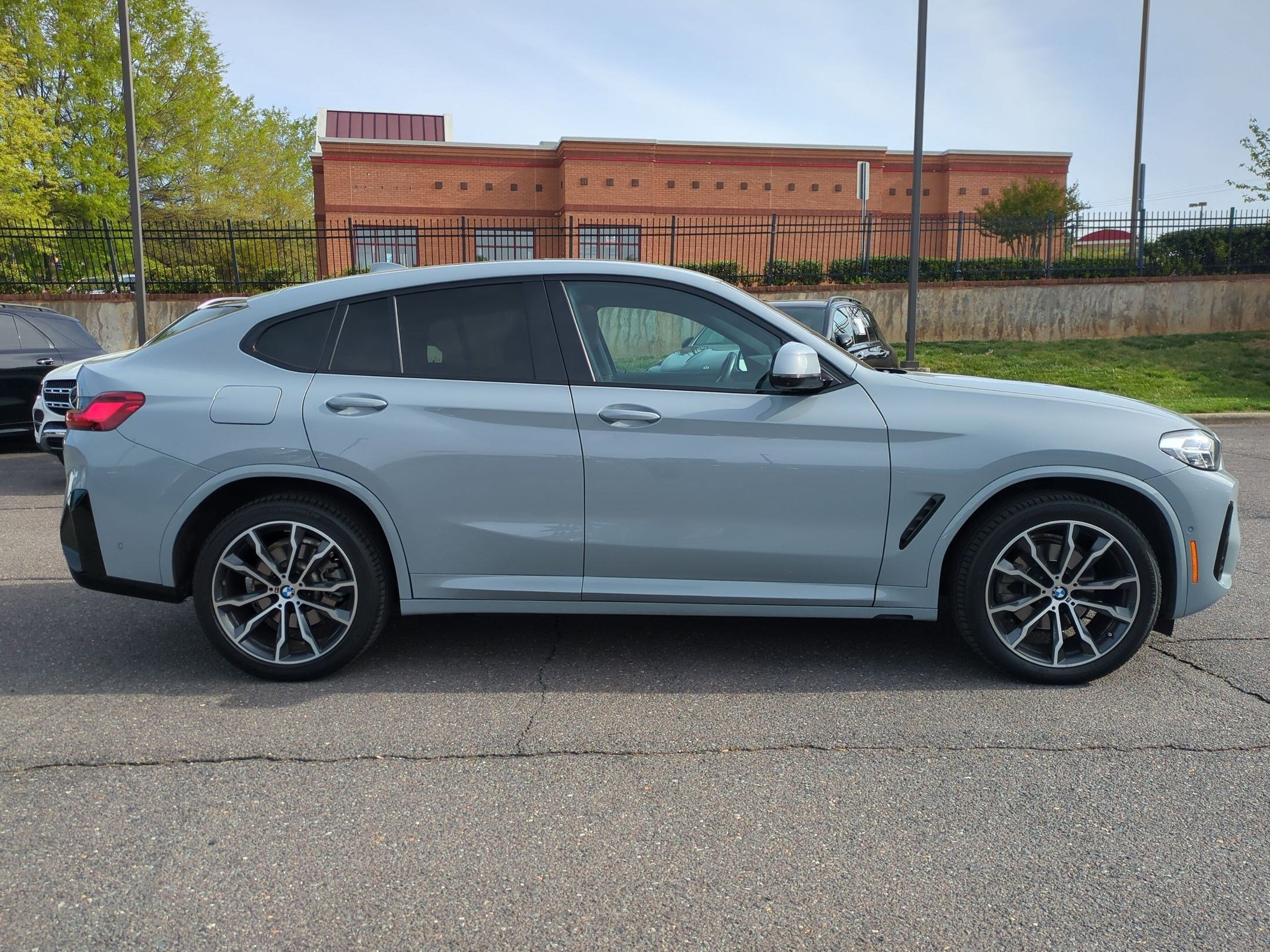 Used 2023 BMW X4 xDrive30i w/ M Sport Package image 8