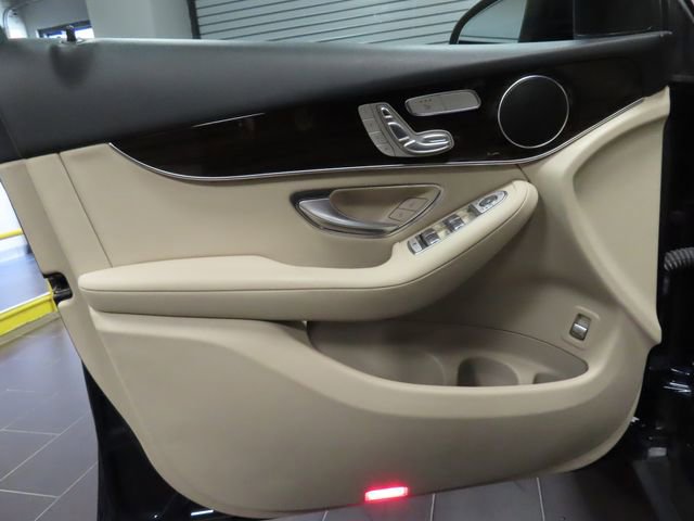 Used 2022 Mercedes-Benz GLC 300 image 10