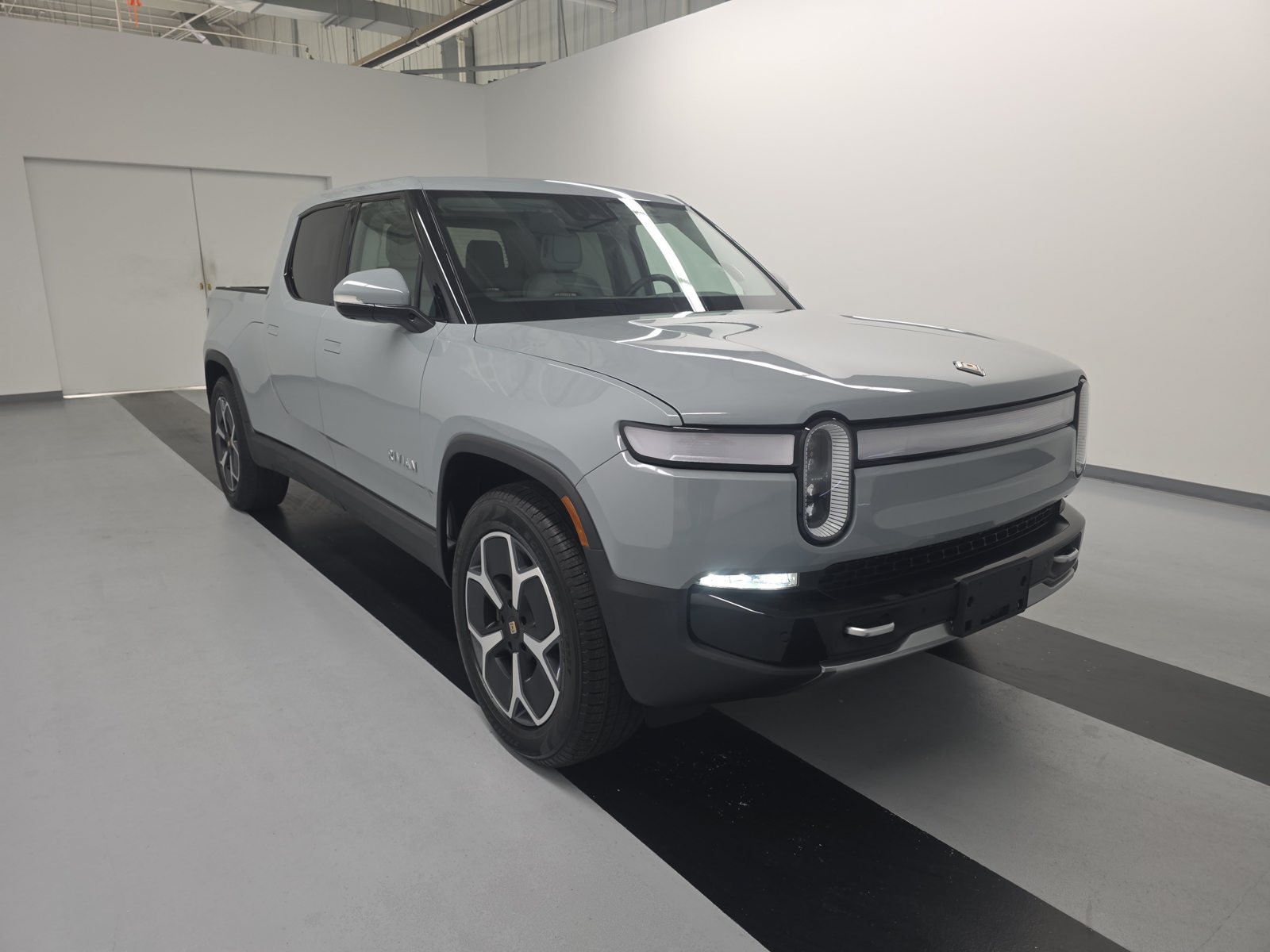 Used 2024 Rivian R1T Adventure Dual AWD/4WD image 7