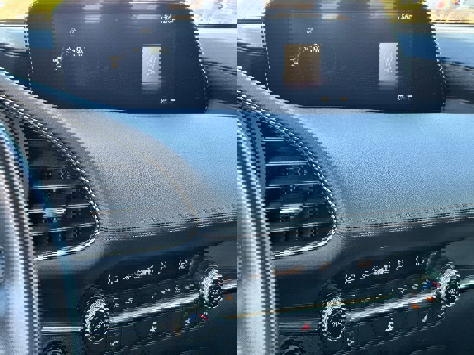 Used 2024 MAZDA MAZDA3 s image 24