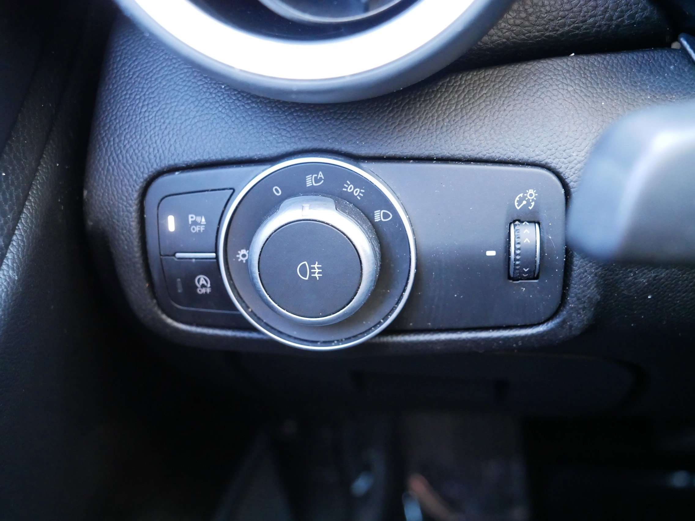 Used 2018 Alfa Romeo Giulia AWD image 24