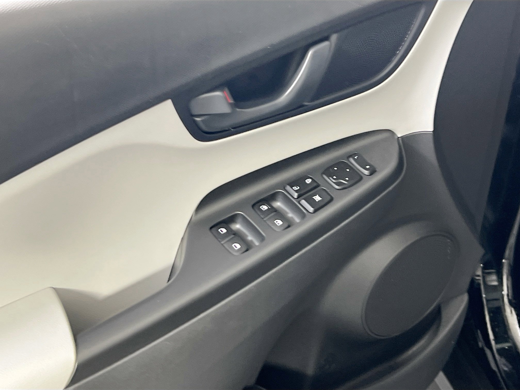 Used 2023 Hyundai Kona SEL w/ Cargo Package image 17