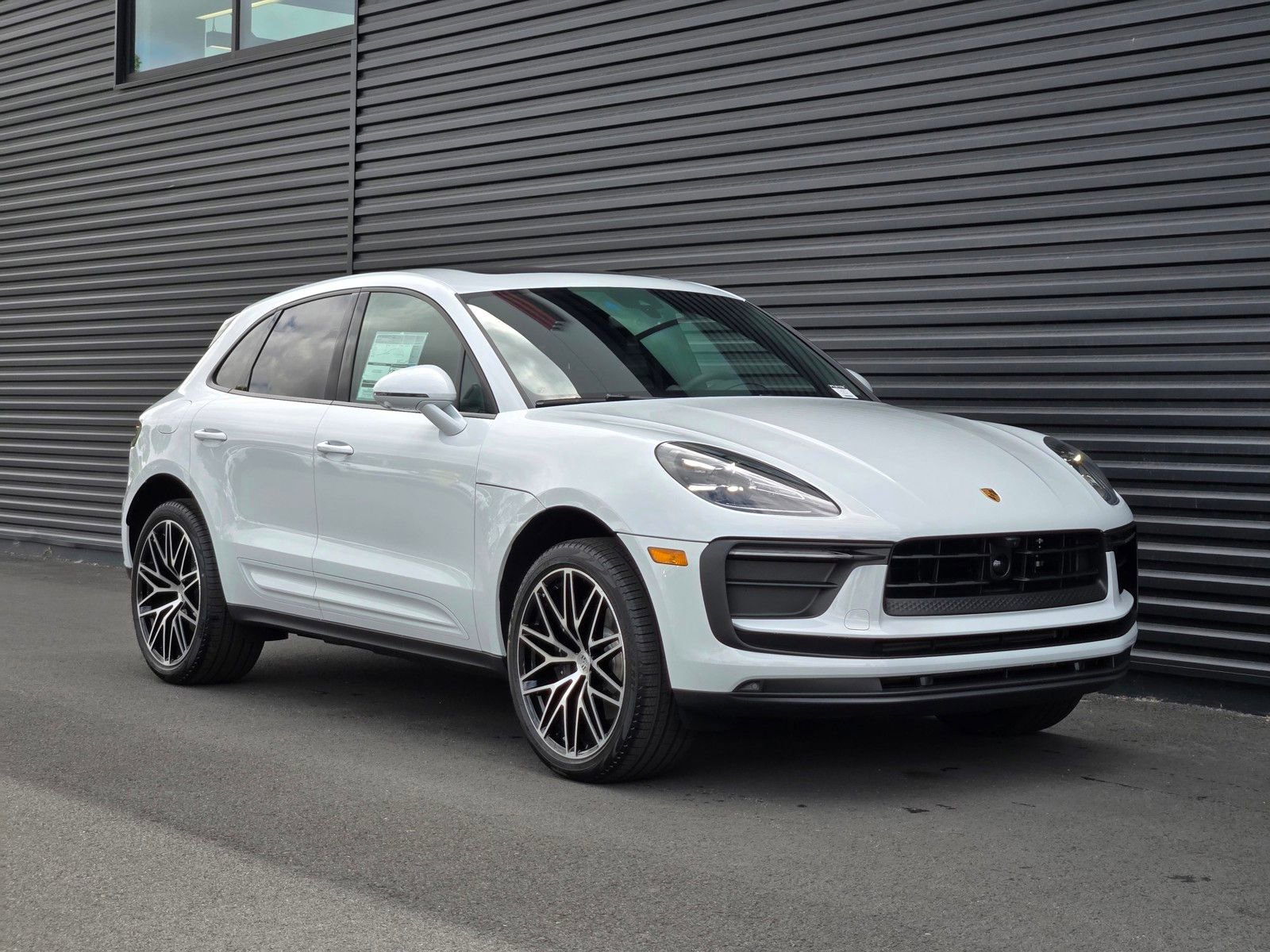 New 2026 Porsche Macan AWD/4WD image 9