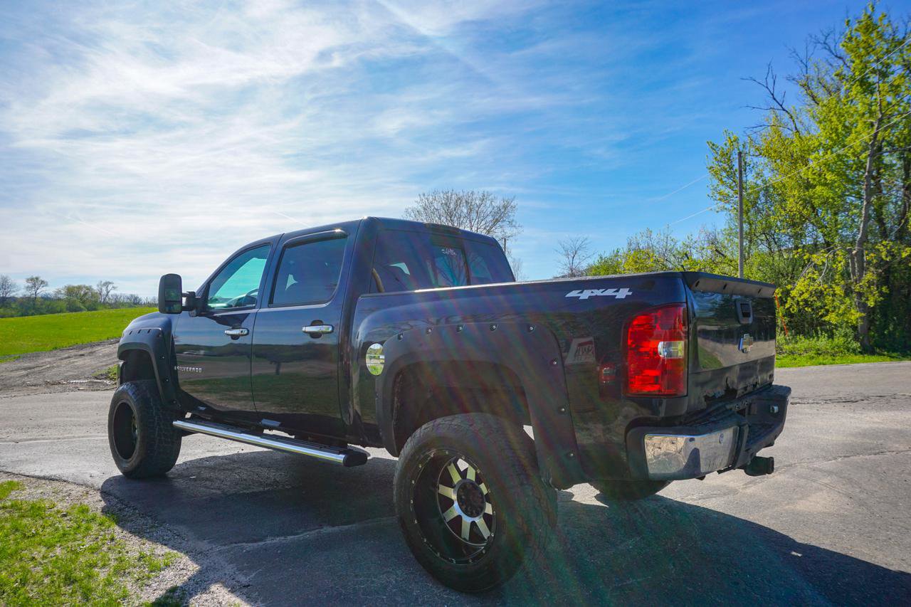 Used 2007 Chevrolet Silverado 1500 LTZ w/ Safety Package AWD/4WD image 6