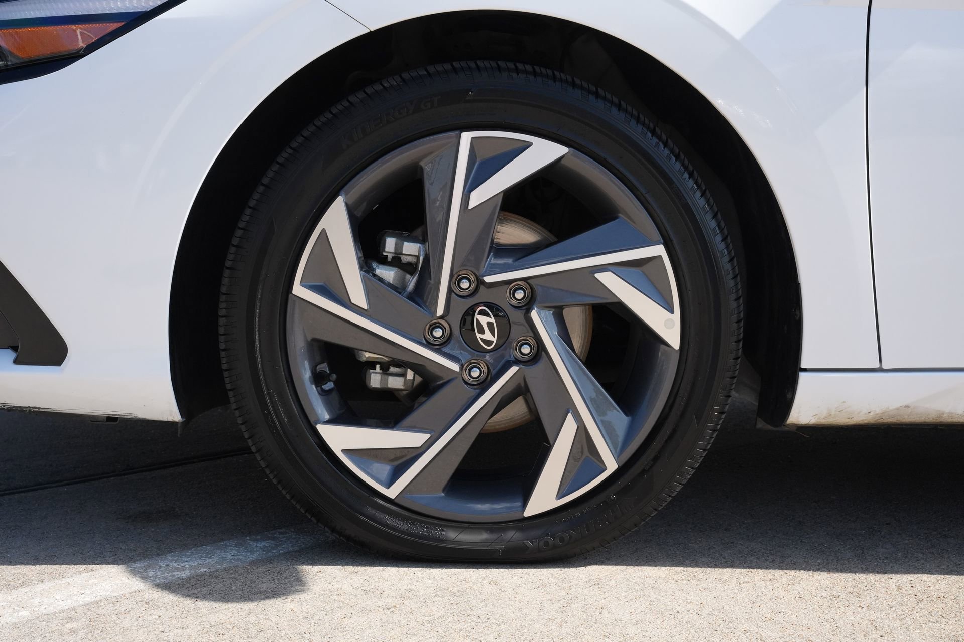 Used 2025 Hyundai Elantra SEL image 29