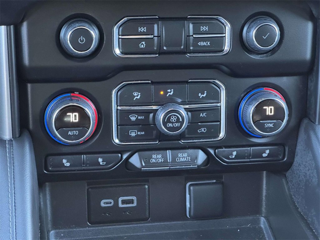 Used 2023 Chevrolet Suburban Z71 w/ Luxury Package image 5