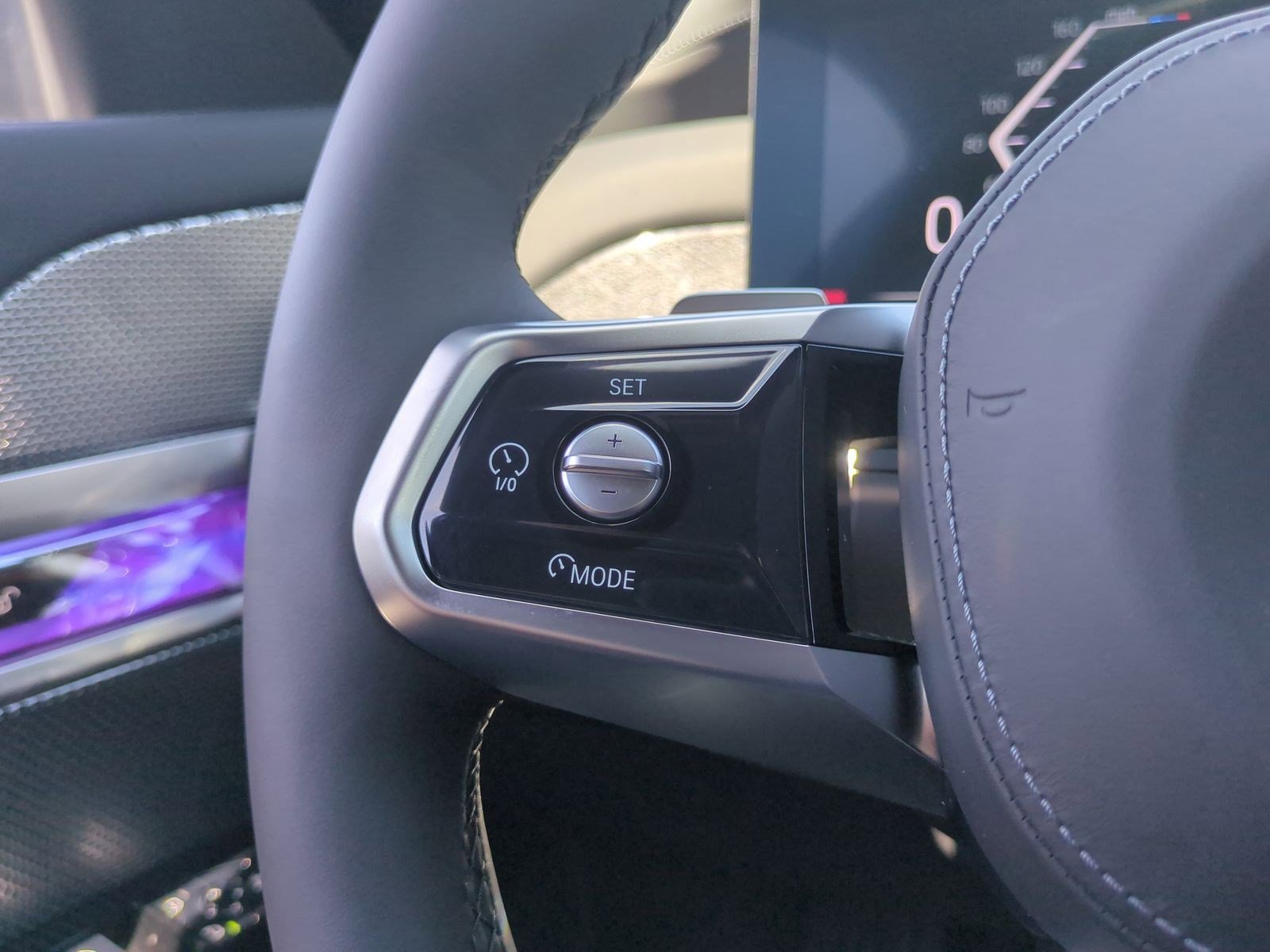 Certified 2025 BMW i7 xDrive60 w/ Executive Package image 18