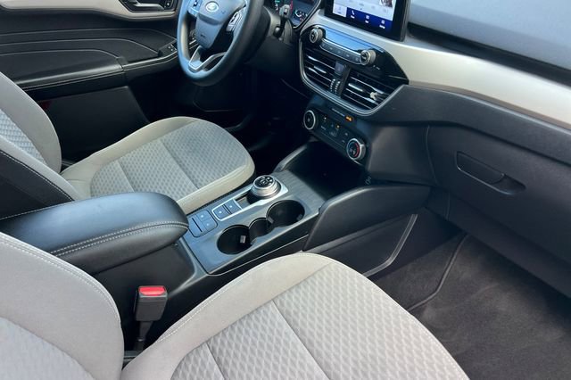 Used 2022 Ford Escape SE image 17