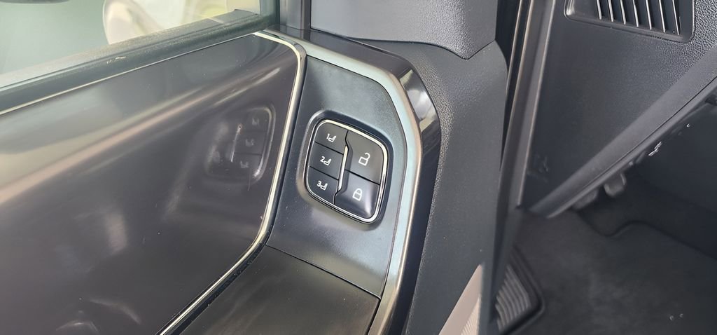 Used 2021 Ford F150 Lariat image 13